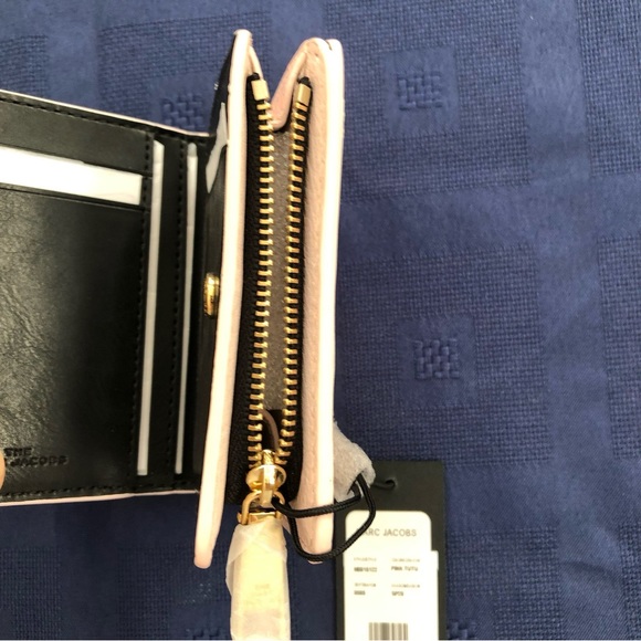 Small Marc Jacobs Wallet - Picture 4 of 6